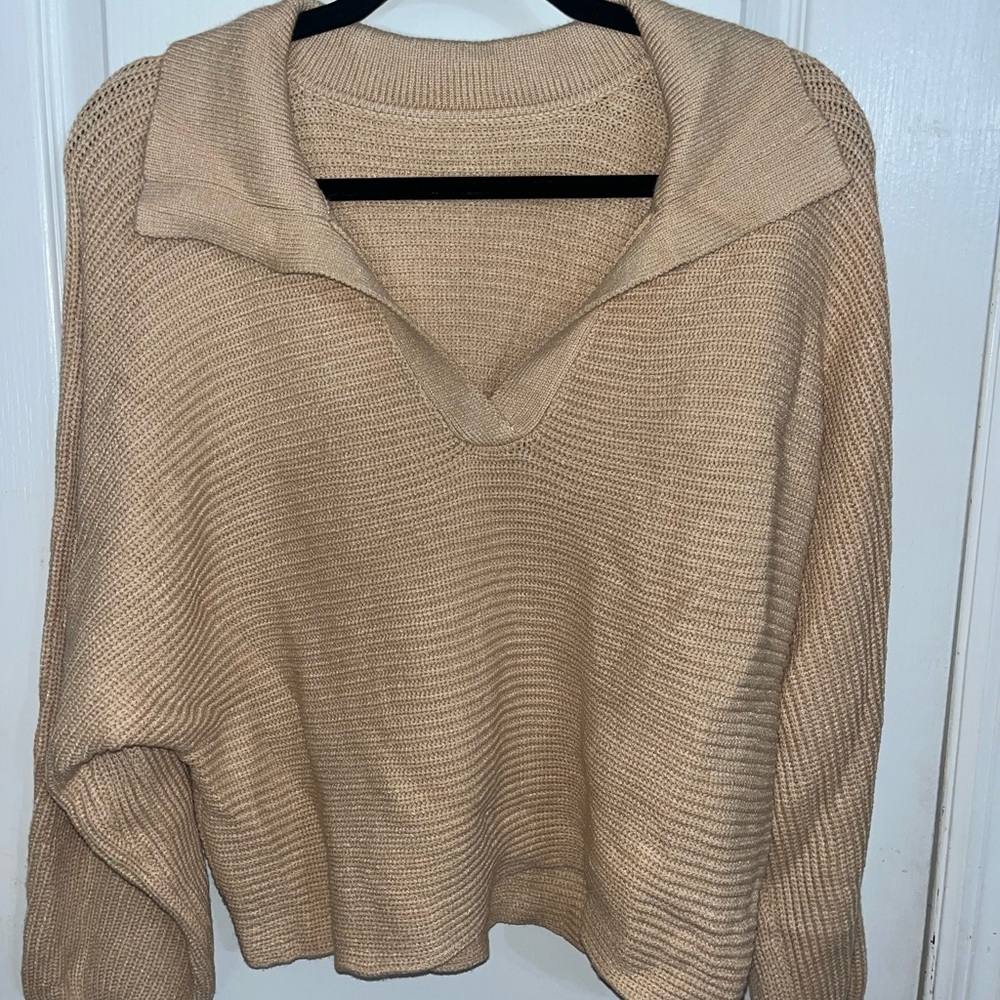 Cozy Tan Women's Cropped Sweater NWT — Size L